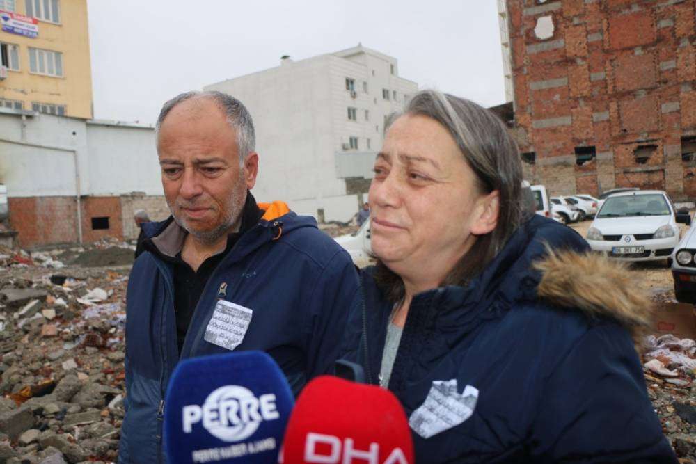 İsias'ın enkazında &ccedil;ocuklarından bir iz aradılar:   - Videolu Haber