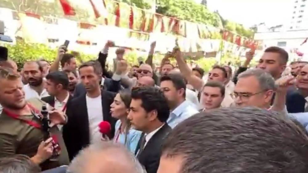 CHP İstanbul İl Kongresi'nde yeni gelişme: Mahkeme durdurulmasını istedi, YSK devamına karar verdi 