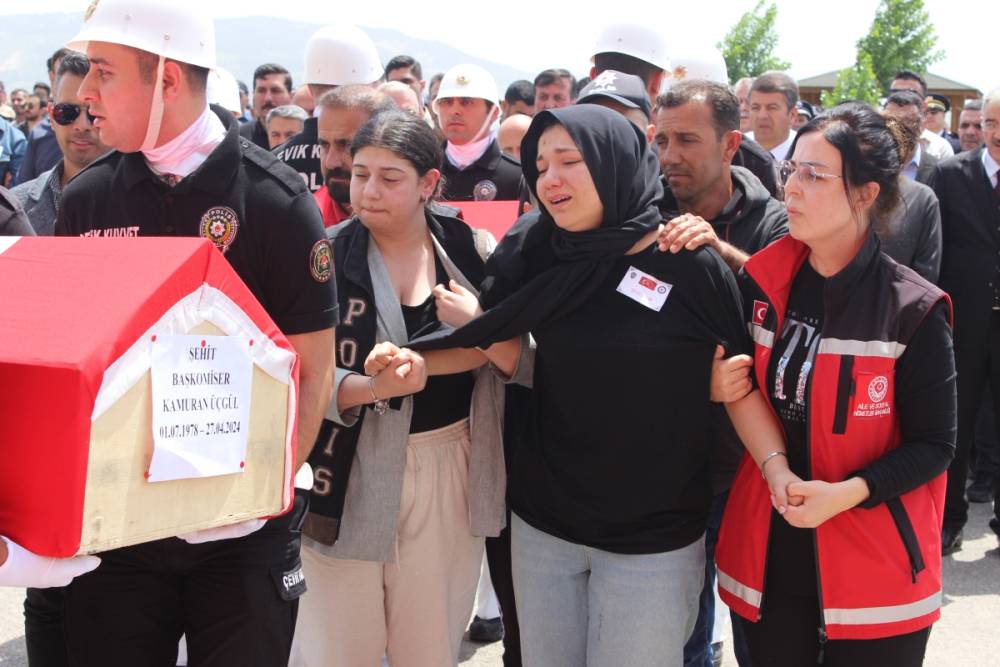 Şehit kızı Üçgül'den babasına son söz  - Videolu Haber