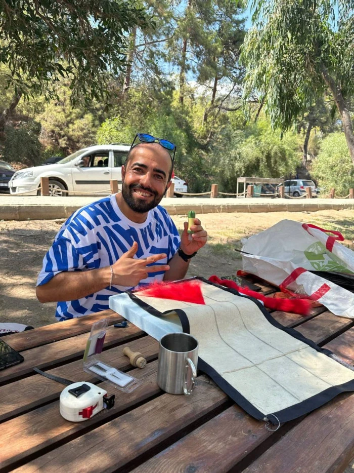 Antalya&rsquo;daki Sanat Kampında Urfalı Akademisyenden &lsquo;Filistin bayrağı&rsquo; ile anlamlı &ccedil;ağrı  