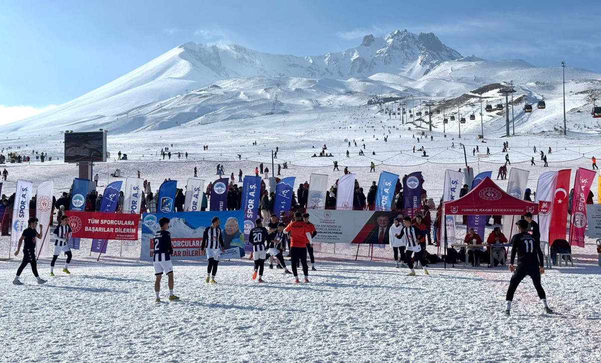 Erciyes’te “Kar Ragbi Türkiye Şampiyonası” heyecanı başladı