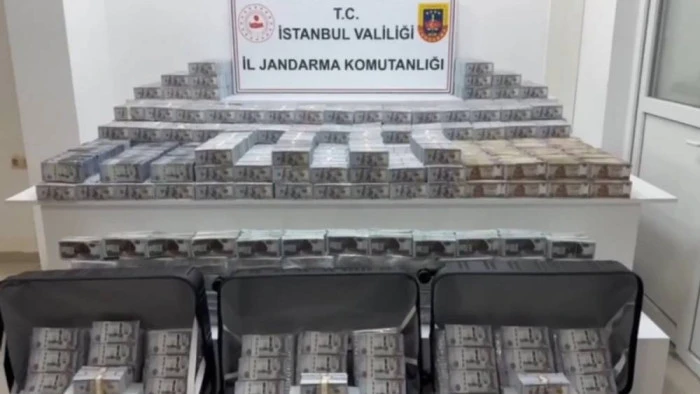 İstanbul&rsquo;da 4,5 Milyar TL&rsquo;lik sahte d&ouml;viz operasyonu: 5 ş&uuml;pheli yakalandı 