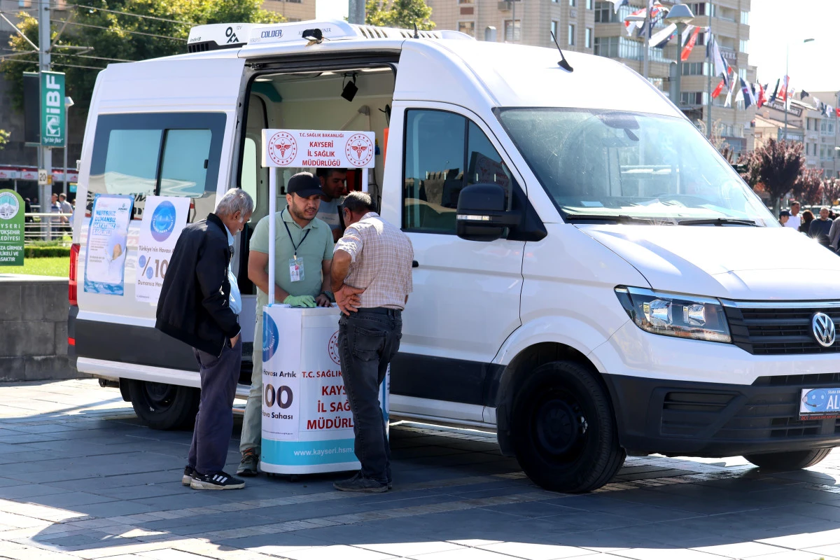 Kayseri&rsquo;de T&uuml;t&uuml;nle M&uuml;cadelede Yeni D&ouml;nem: Mobil Sigara Bırakma Aracı Hizmete Başladı