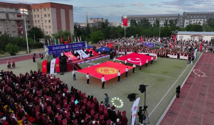 Manas &Uuml;niversitesi 1072 &ouml;ğrenci mezun etti 